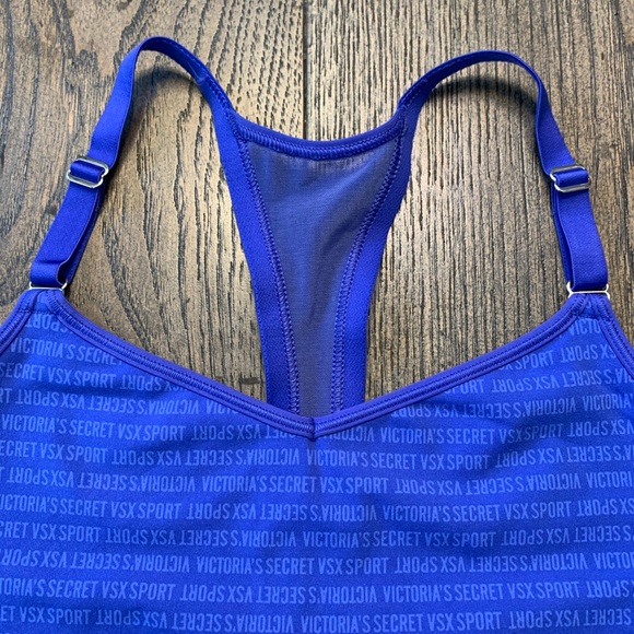 Victoria Secret - Picture 2 of 7